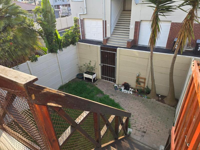 To Let 2 Bedroom Property for Rent in Bloubergrant Western Cape